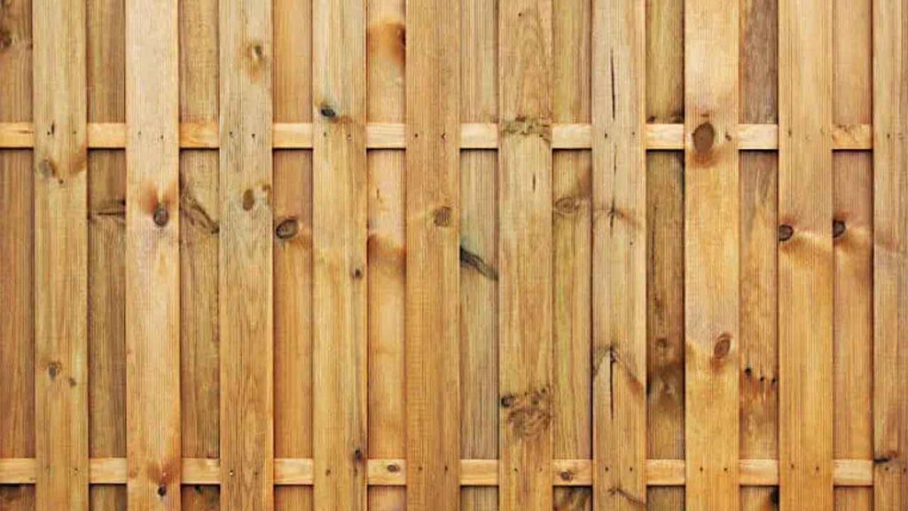 حصار تخته عمودی (The Vertical Board Fence)​