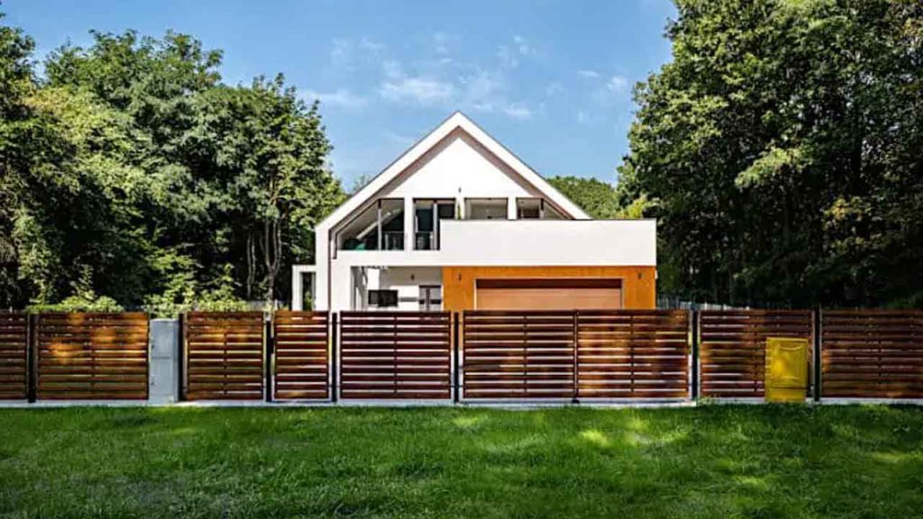 حصار لوور (The Louver Fence)​