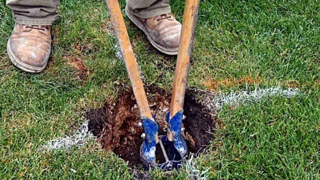 سوراخ کردن ستون های حصار چوبی